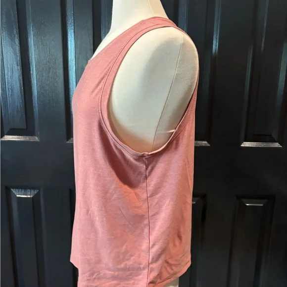 Beyond Yoga Pink Sleeveless Relaxed Tank Top - Picture 2 of 4